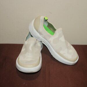 EC LADIES OOFOS  RECOVERY SHOE -- 7